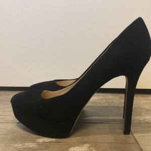 Nine West suede platform pumps
